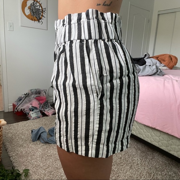 Women’s canvas shorts - Picture 2 of 4